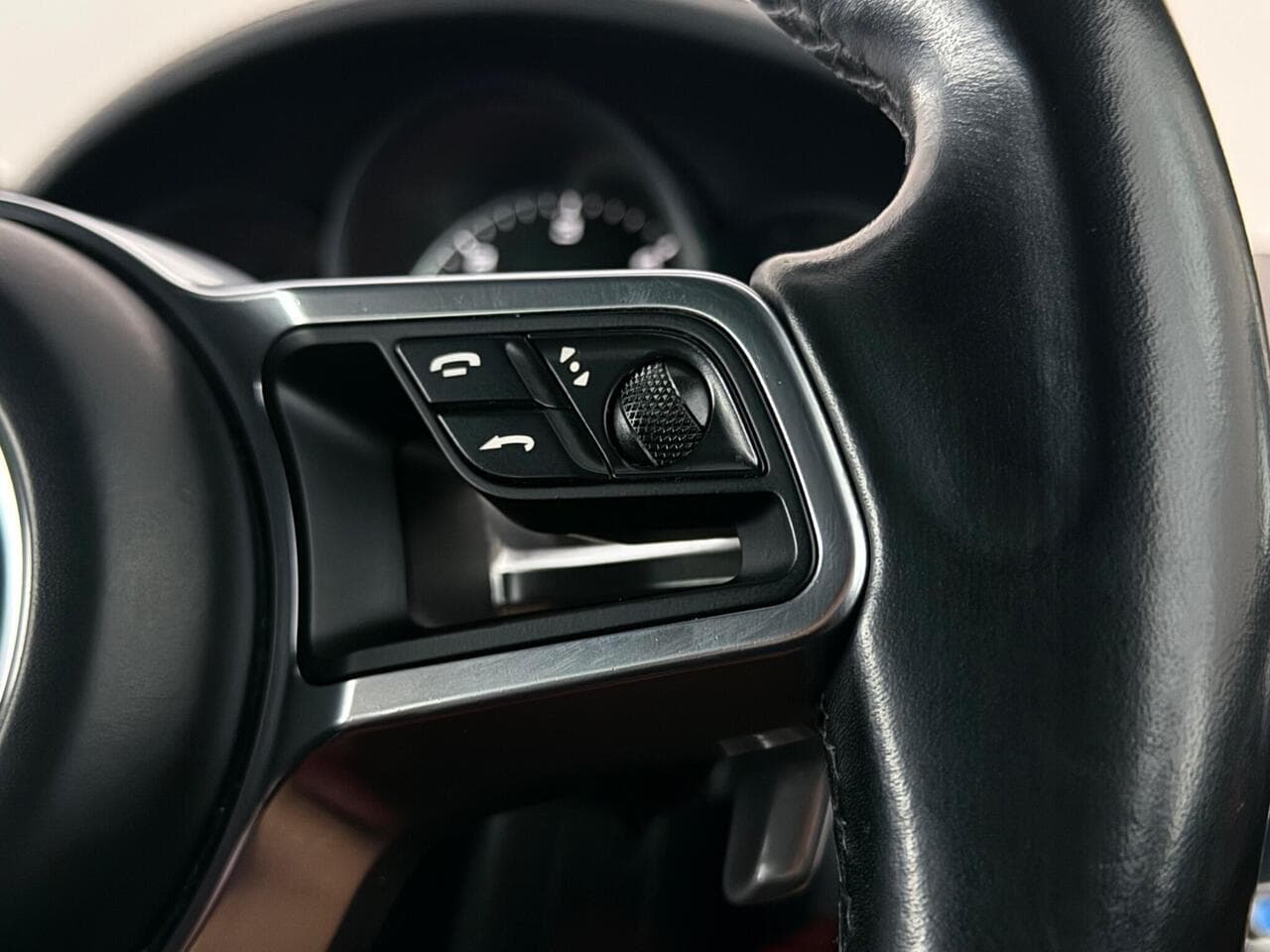 Porsche Cayenne thumbnail Misc Controls
