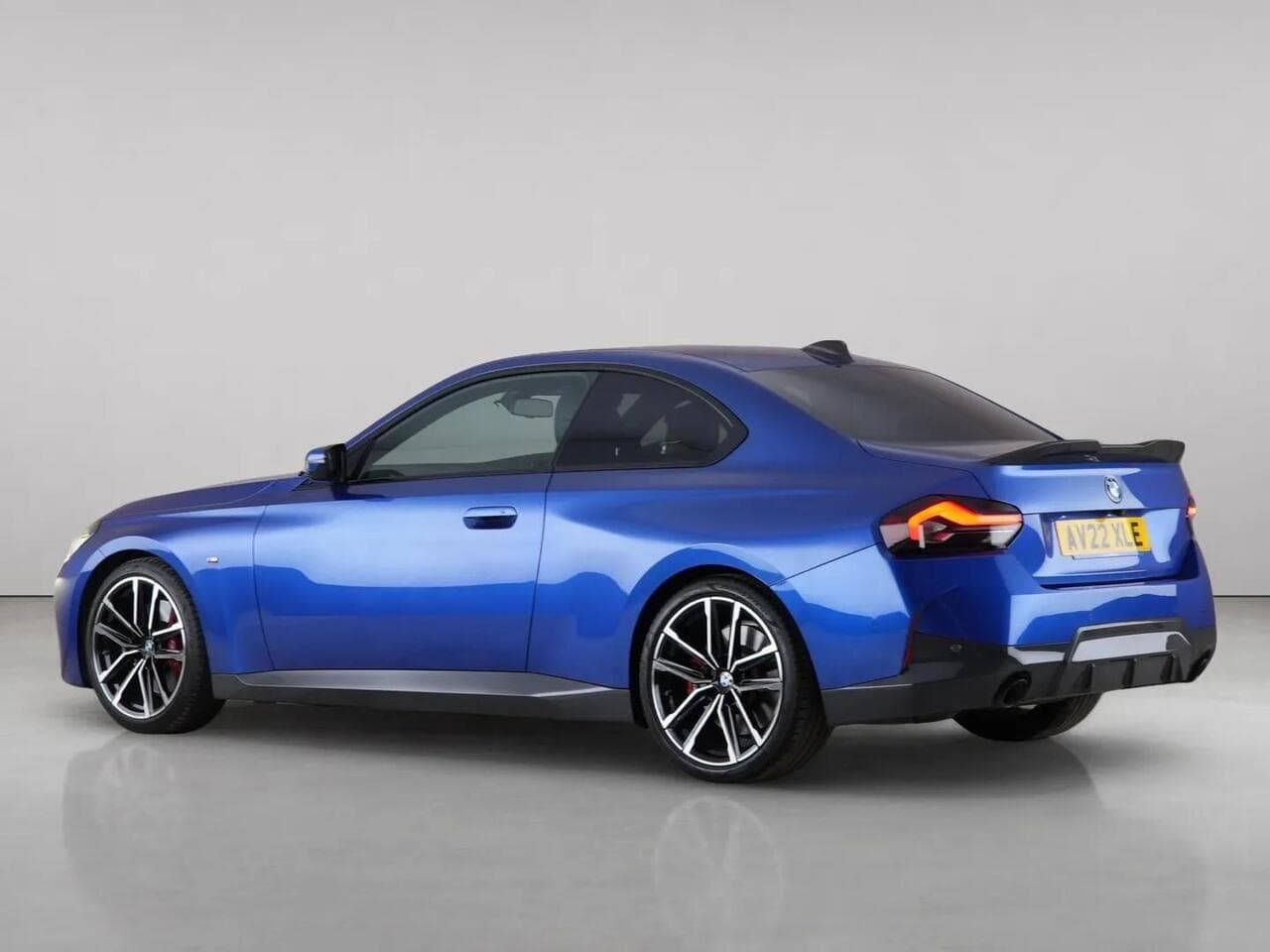 BMW 2 Series thumbnail Rear Left