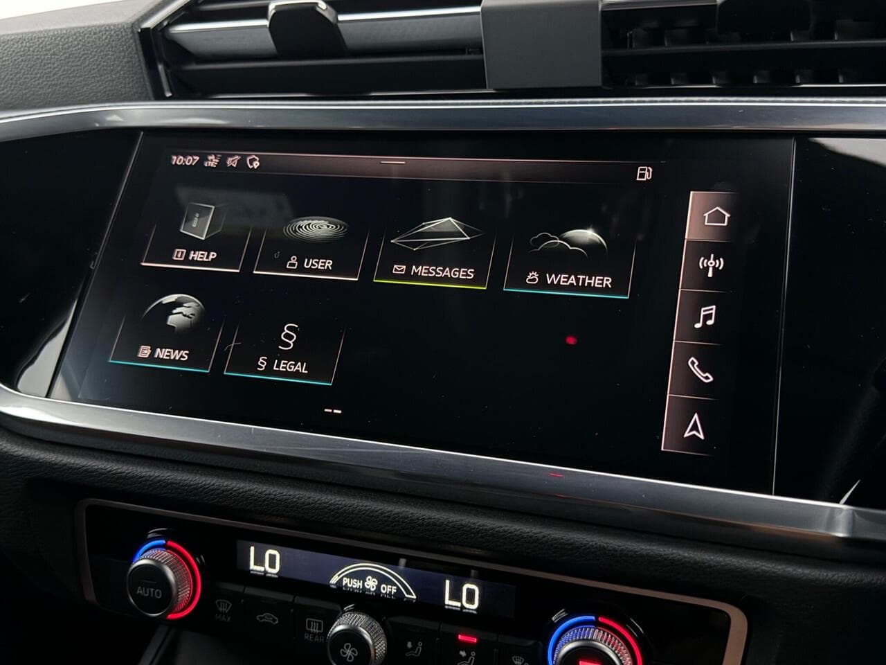 Audi Q3 thumbnail Infotainment System