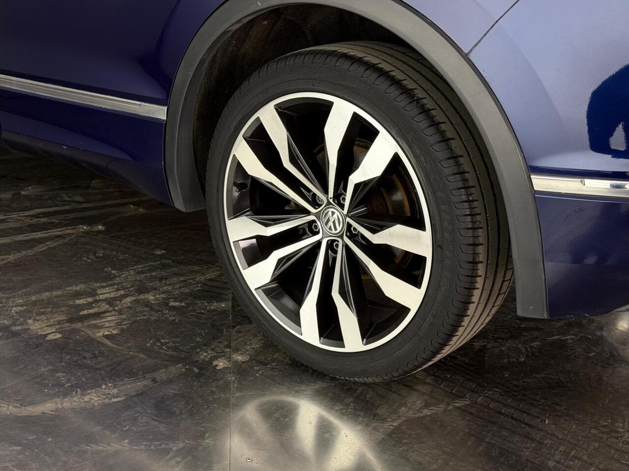 Volkswagen Tiguan thumbnail Wheel