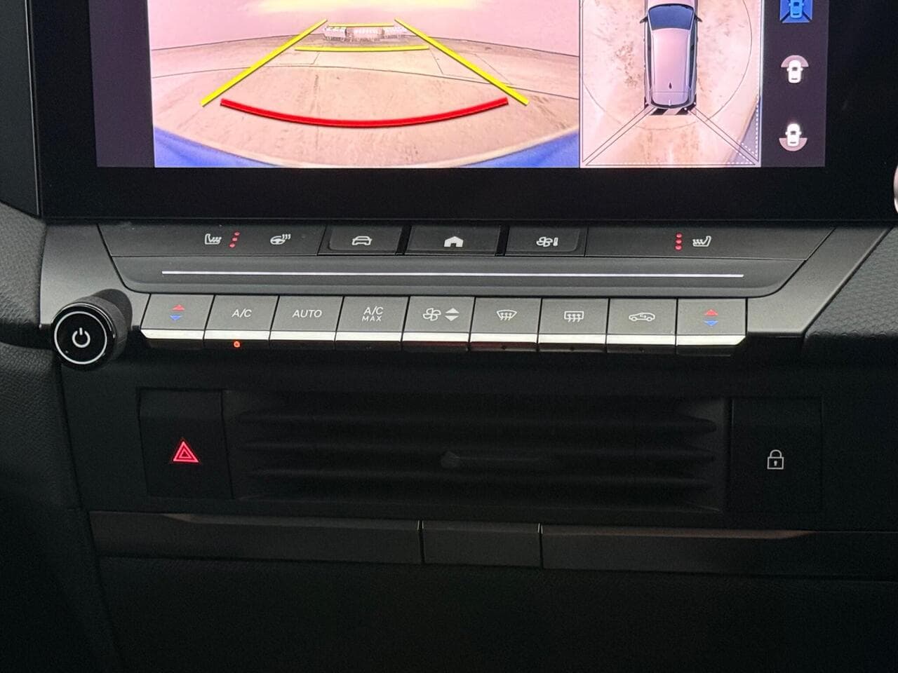 Vauxhall Astra thumbnail Infotainment System