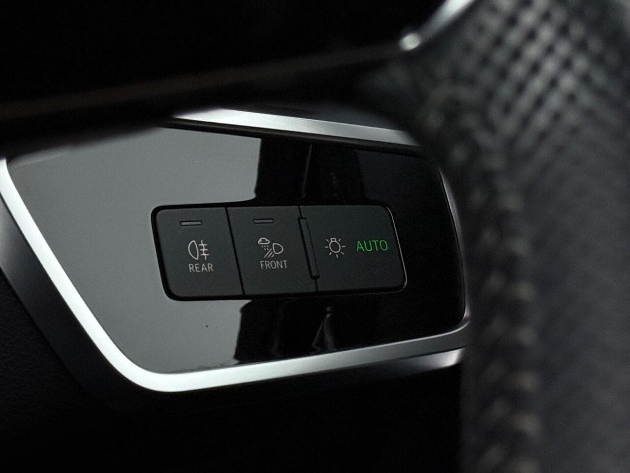 Audi A6 Saloon thumbnail Misc Controls