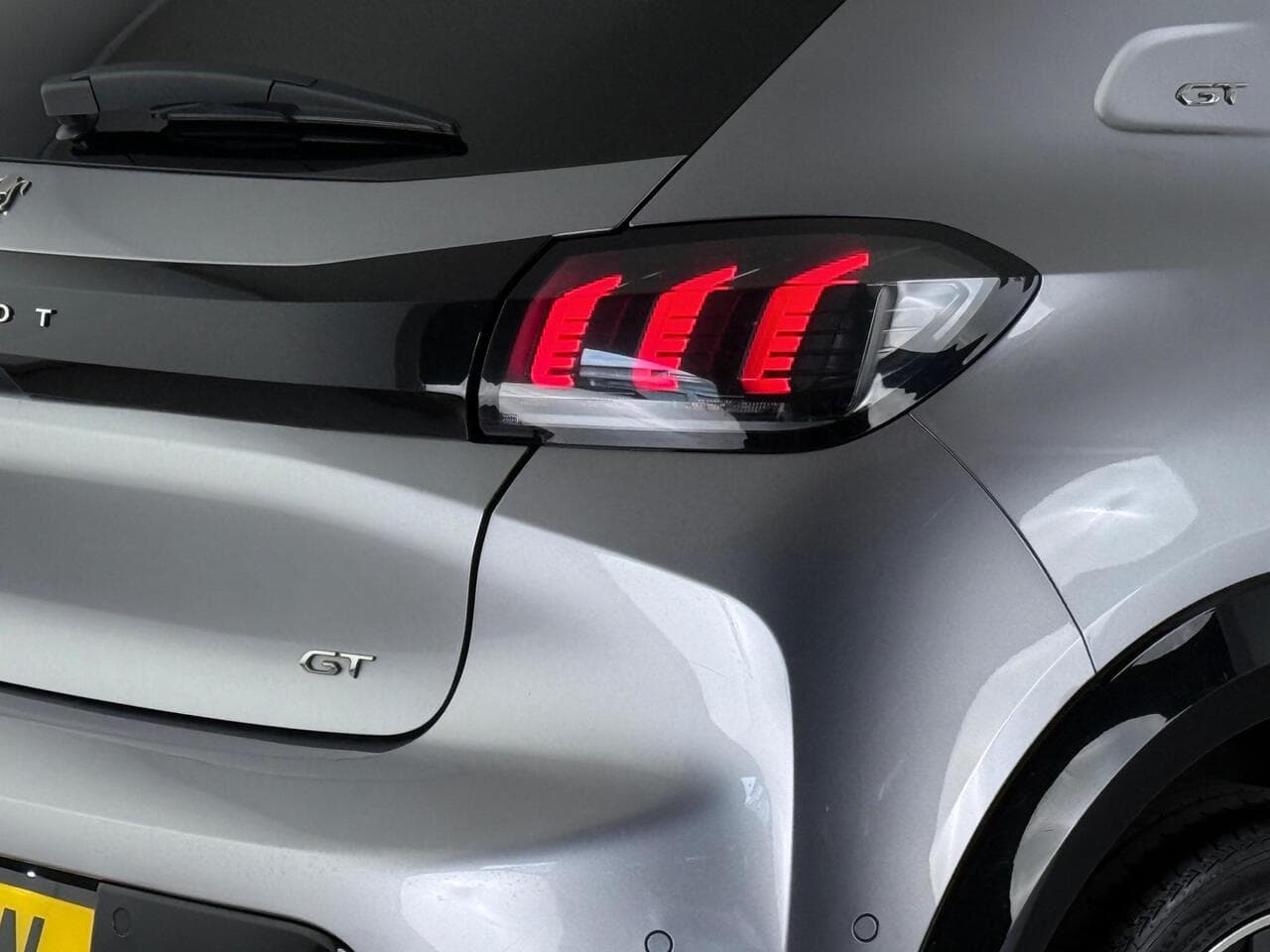 Peugeot 208 thumbnail Lights Rear