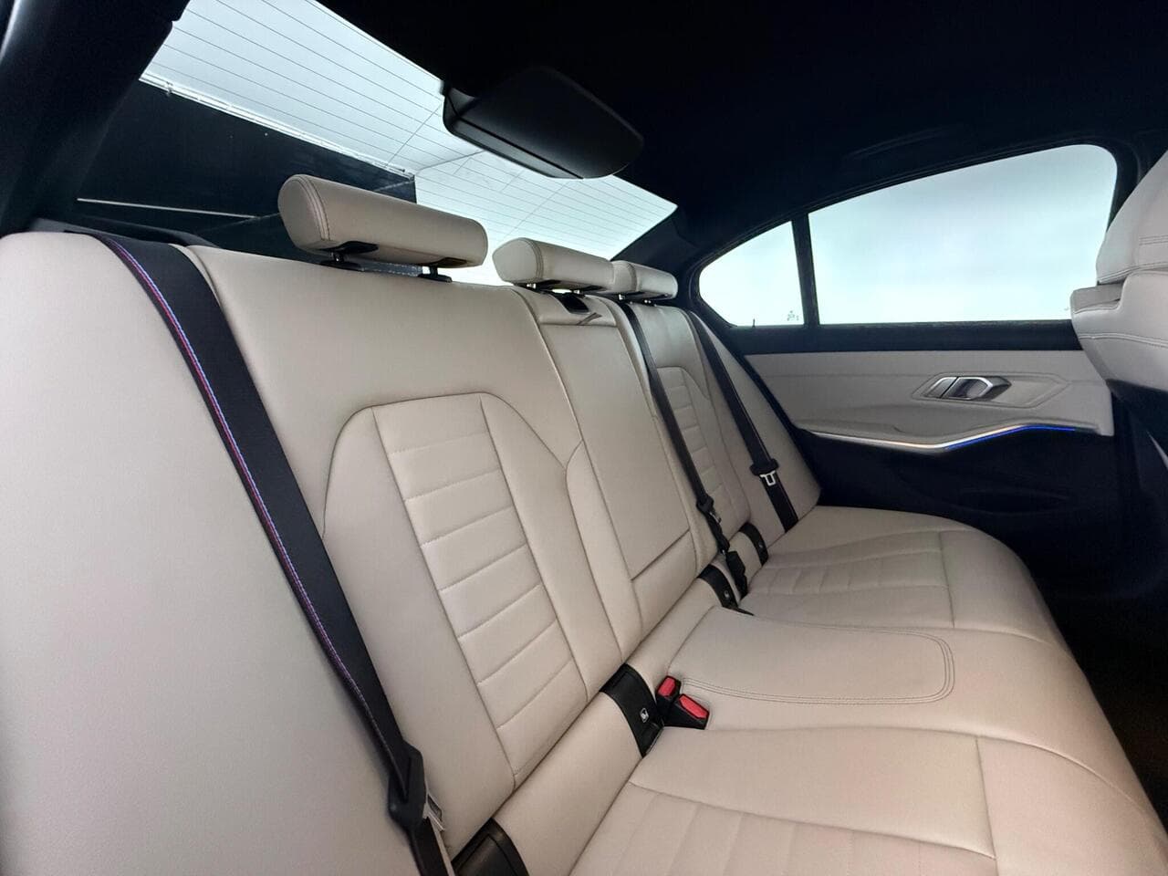 BMW 3 Series thumbnail Seats Rear