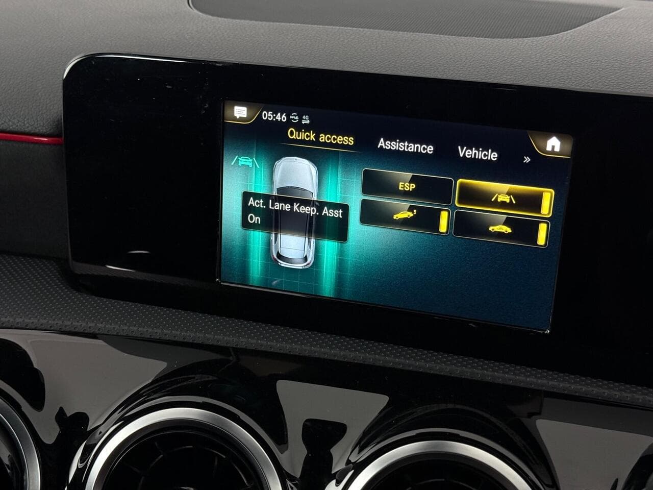 Mercedes-Benz A Class thumbnail Infotainment System