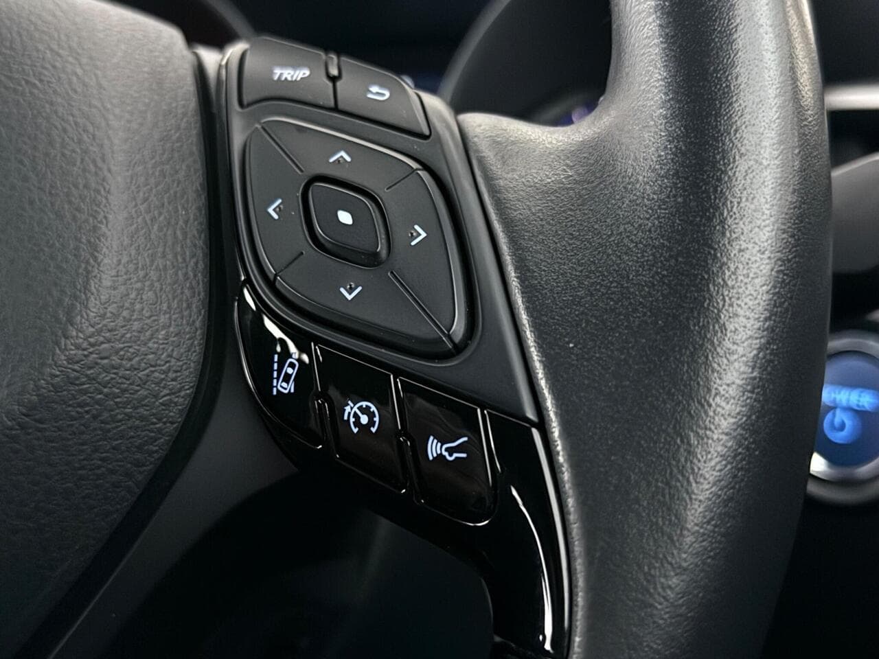 Toyota C-HR thumbnail Misc Controls