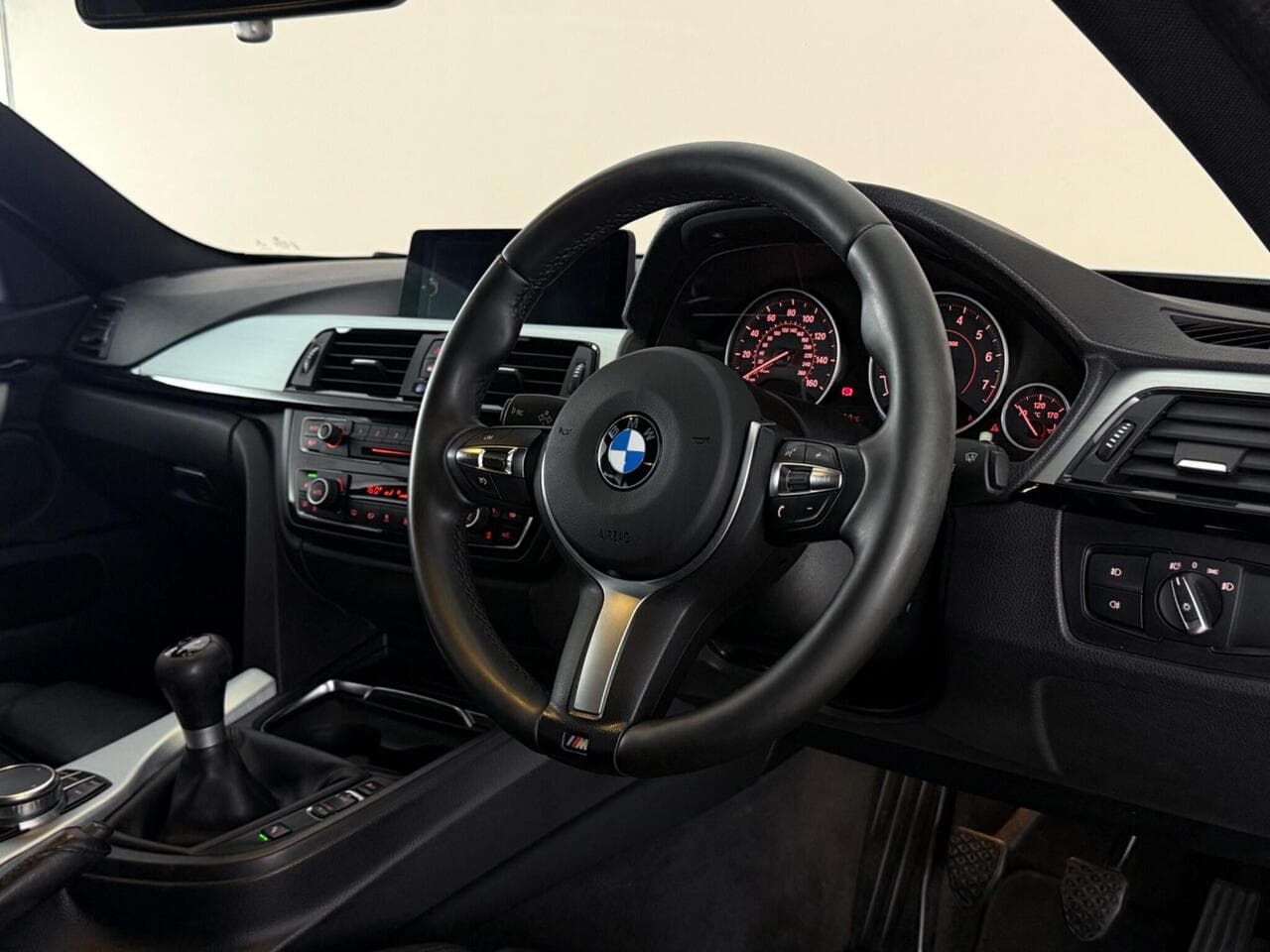 BMW 4 Series Gran Coupe thumbnail Steering Wheel
