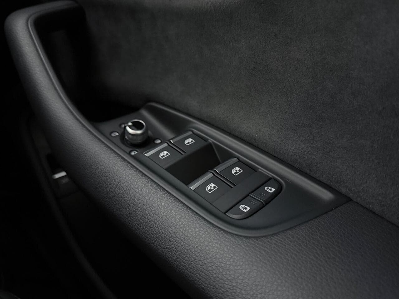 Audi Q7 thumbnail Misc Controls