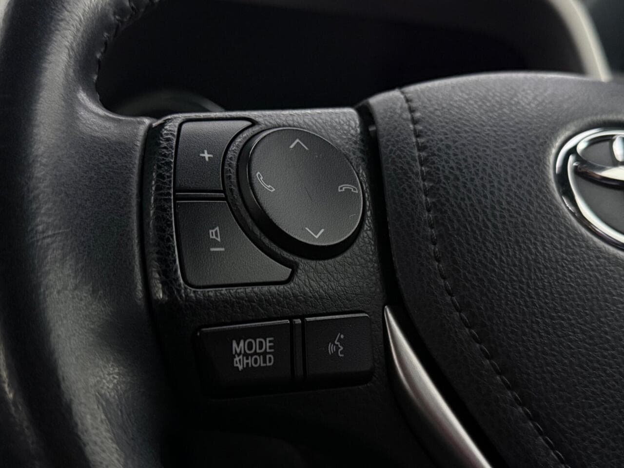 Toyota RAV4 thumbnail Misc Controls