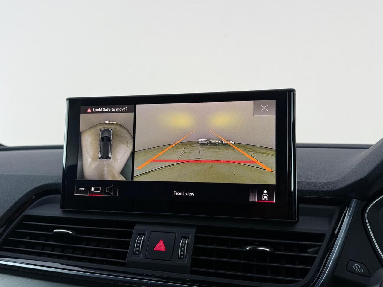 Audi Q5 thumbnail Infotainment System
