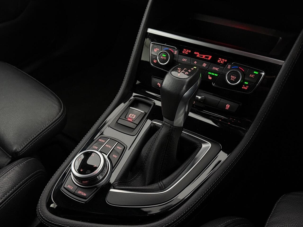 BMW 2 Series Gran Tourer thumbnail Interior Front