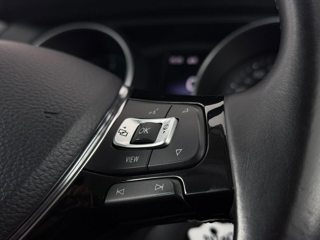 Volkswagen Tiguan thumbnail Misc Controls