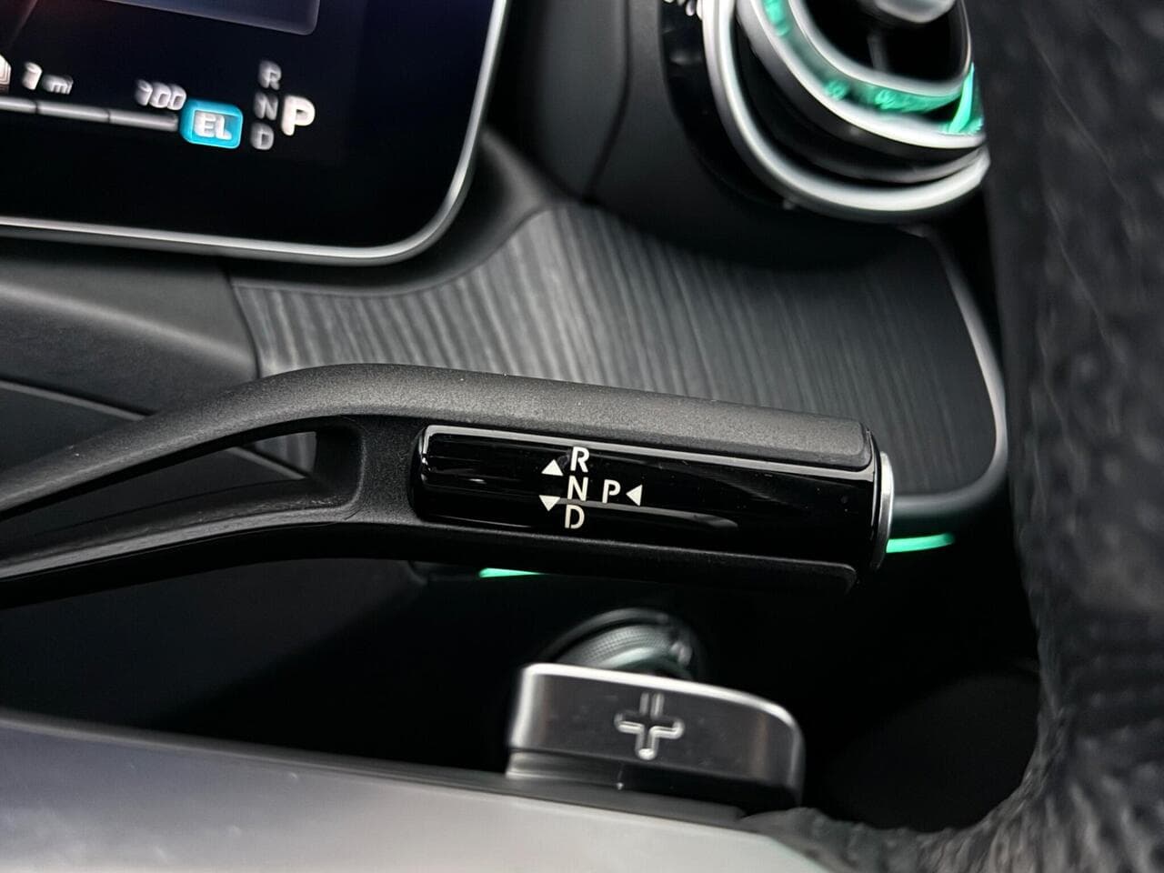 Mercedes-Benz C Class thumbnail Misc Controls