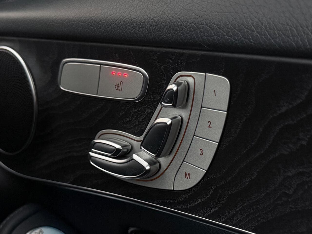 Mercedes-Benz GLC thumbnail Misc Controls