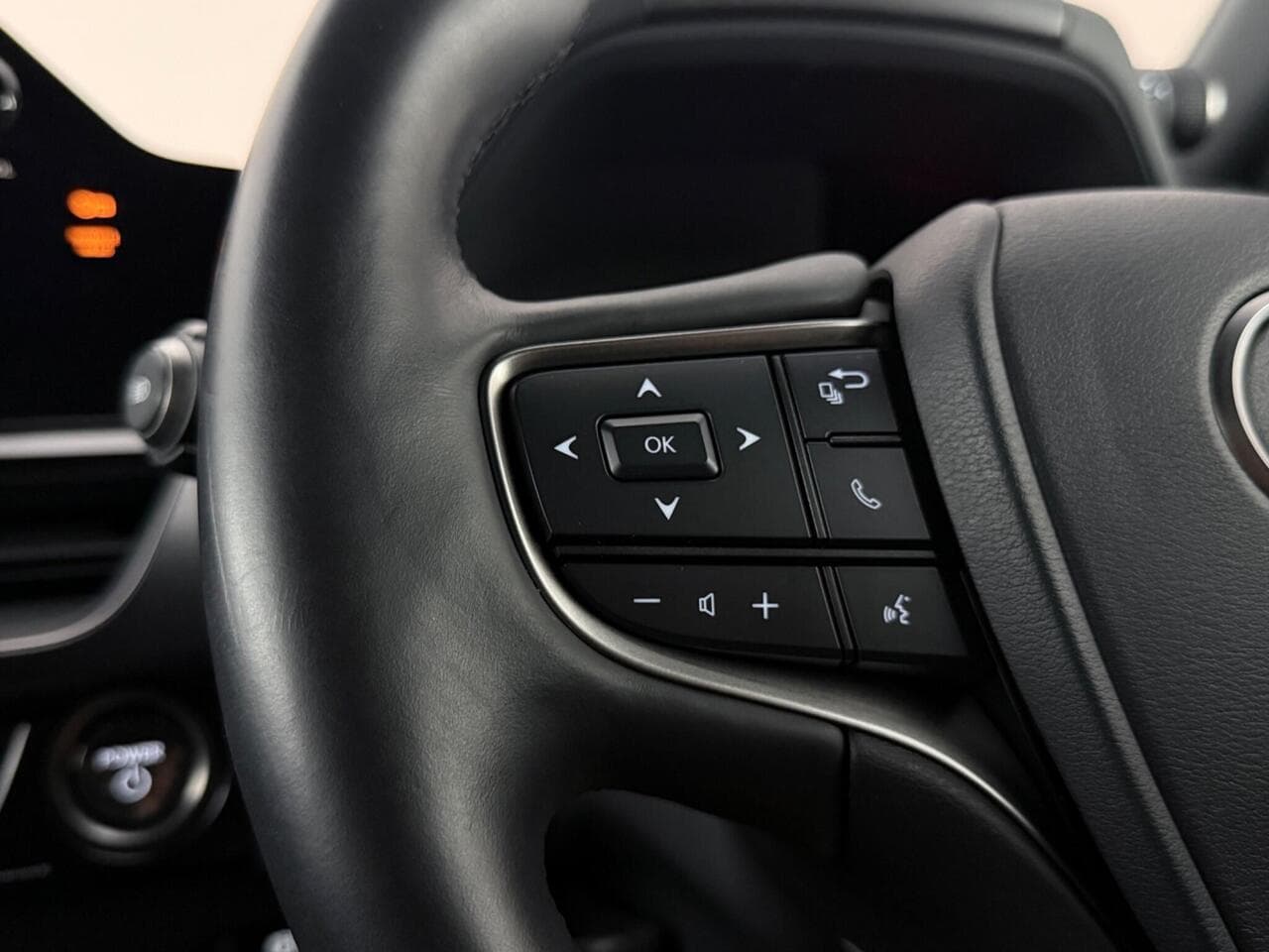 Lexus UX thumbnail Misc Controls