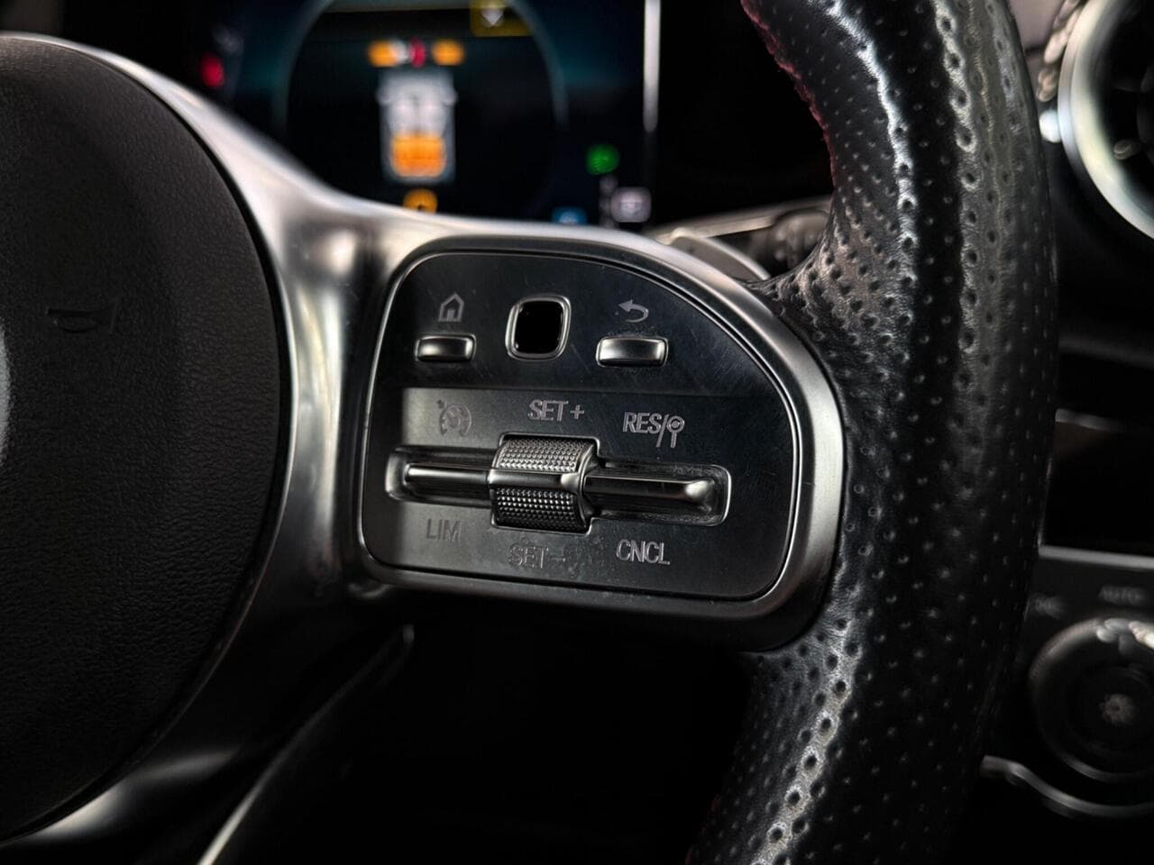 Mercedes-Benz A Class thumbnail Misc Controls