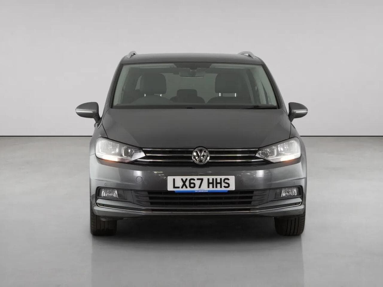 Volkswagen Touran thumbnail Front