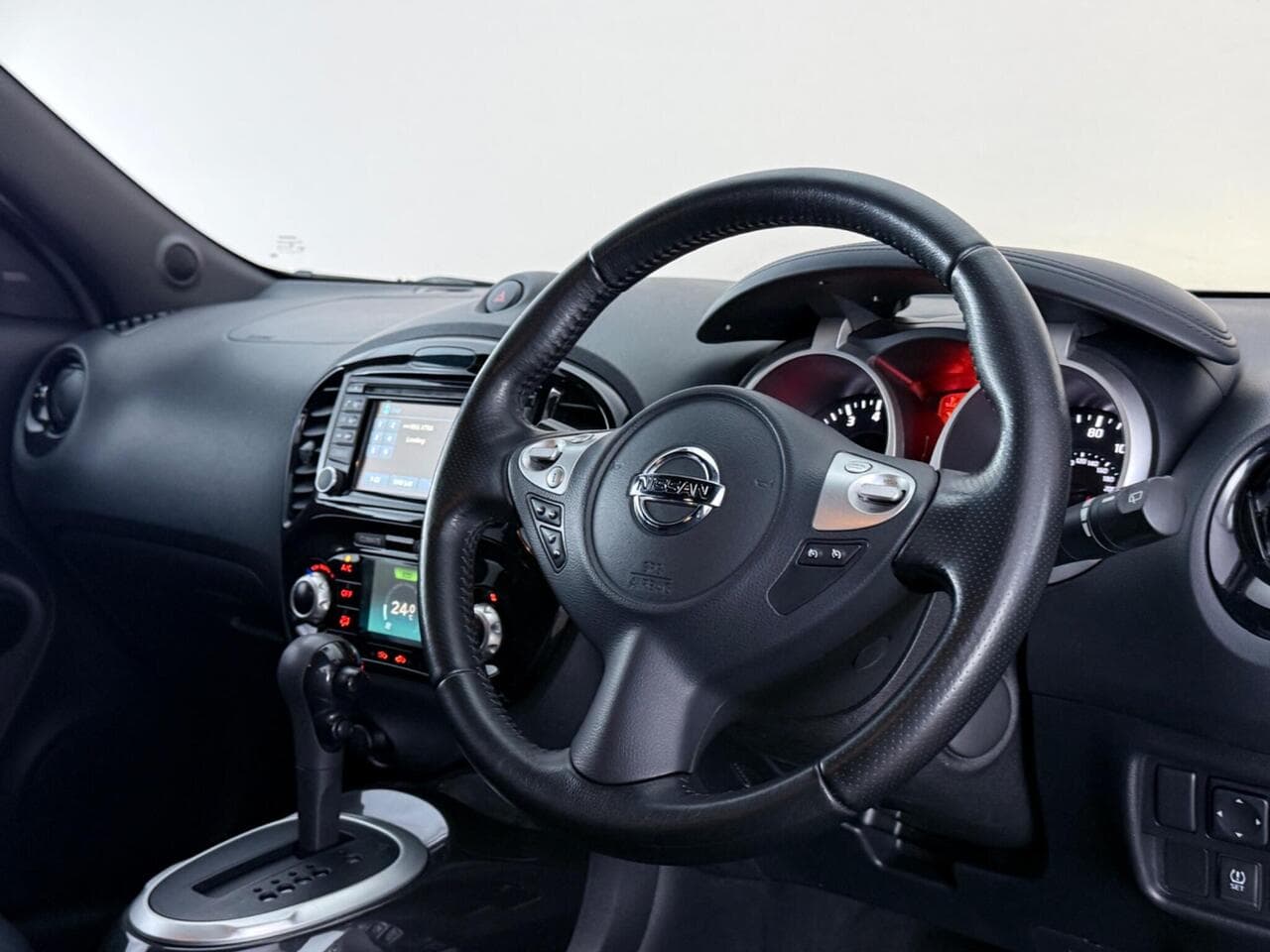 Nissan Juke thumbnail Interior Front