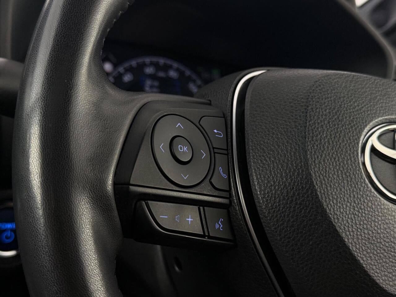 Toyota RAV4 thumbnail Misc Controls