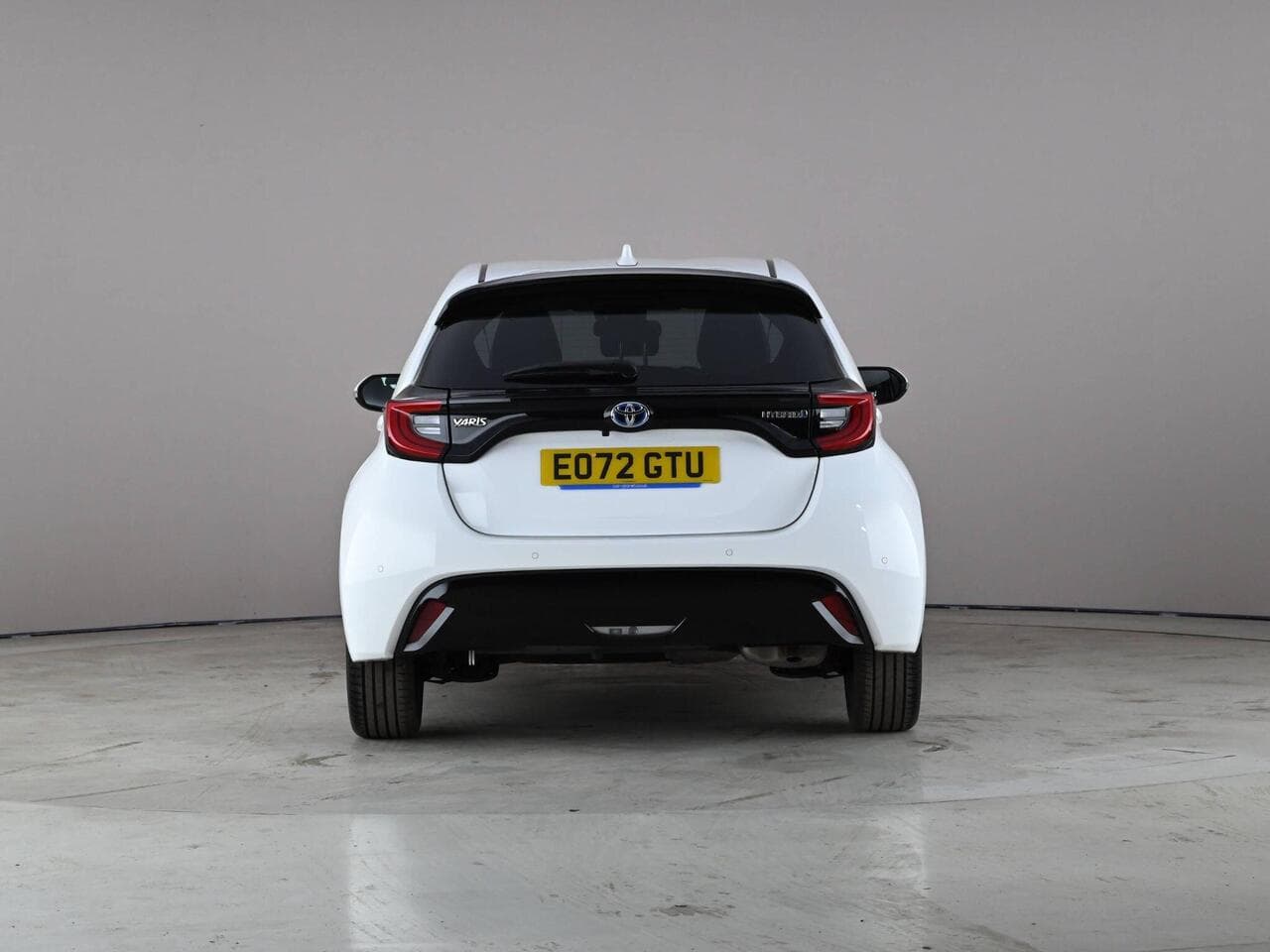 Toyota Yaris thumbnail Rear