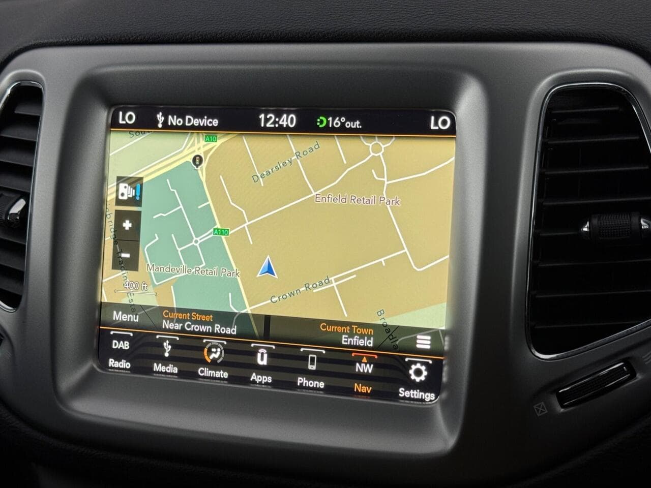 Jeep Compass thumbnail Infotainment System