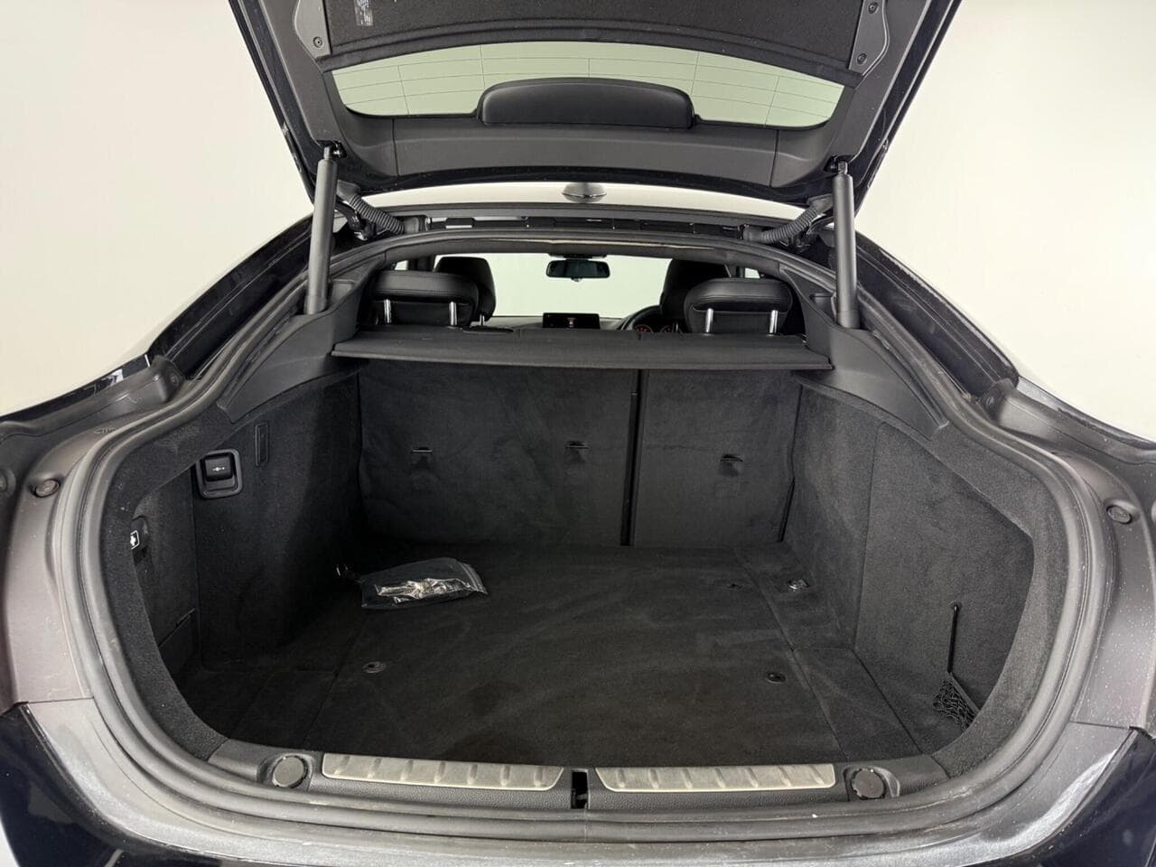 BMW 4 Series Gran Coupe thumbnail Boot