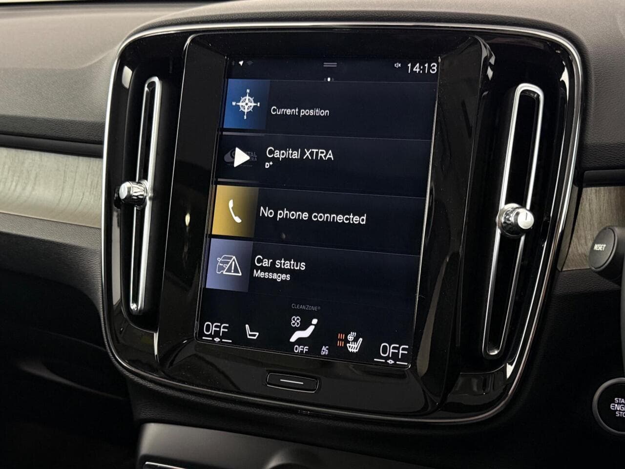 Volvo XC40 thumbnail Infotainment System