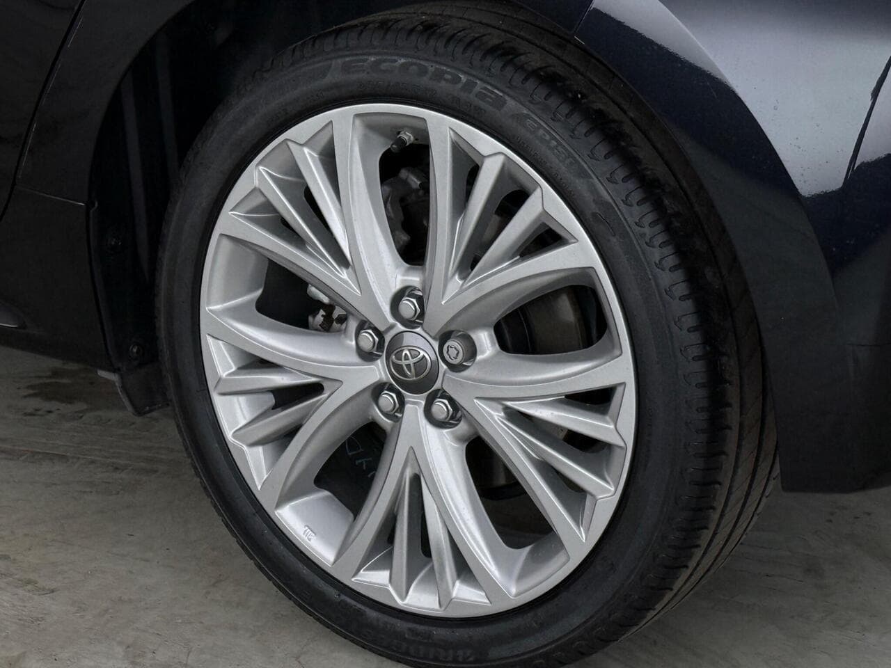 Toyota Yaris thumbnail Wheel