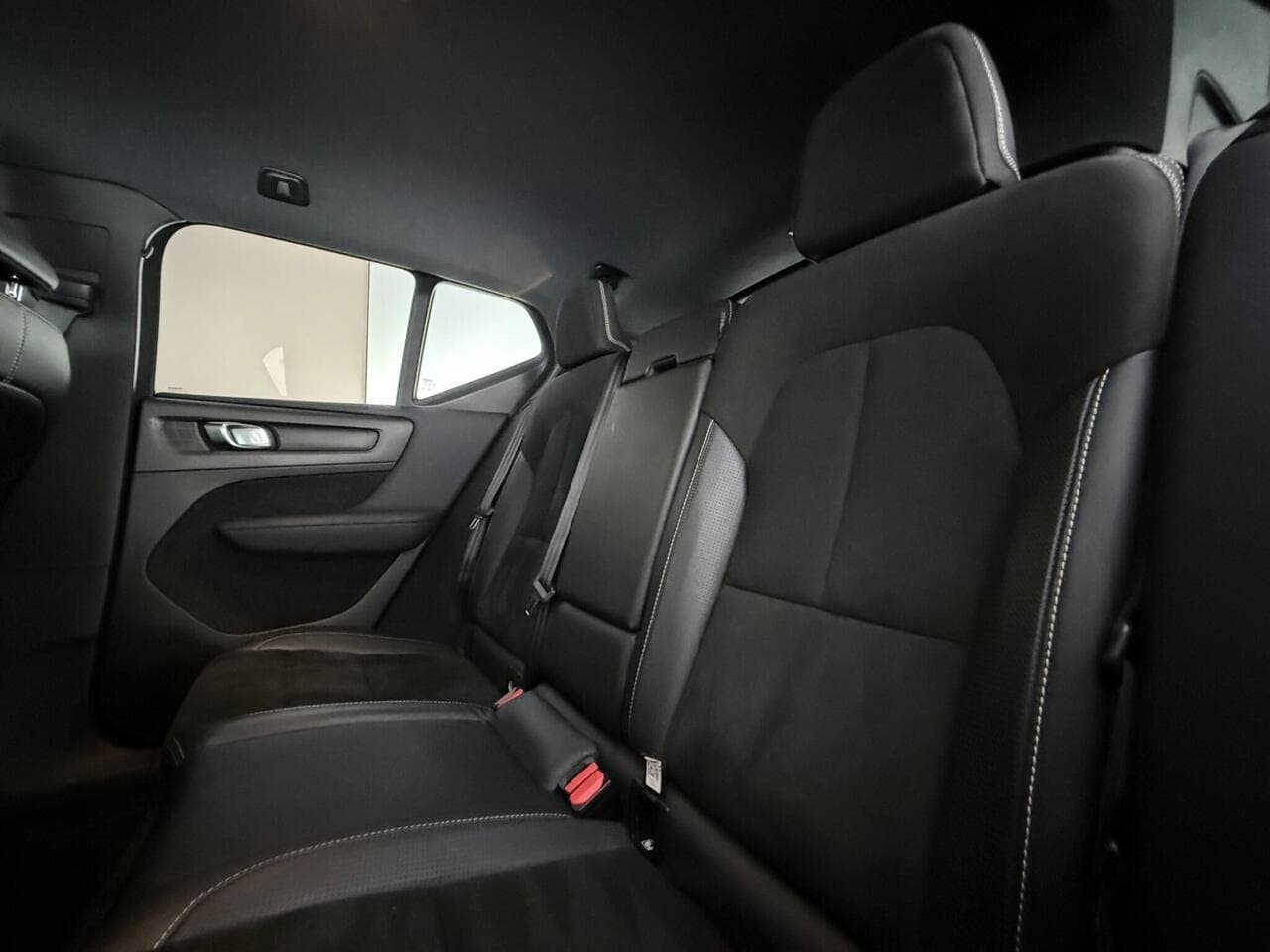 Volvo XC40 thumbnail Seats Rear