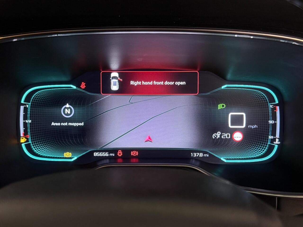 Citroen C5 Aircross thumbnail Driver Instruments