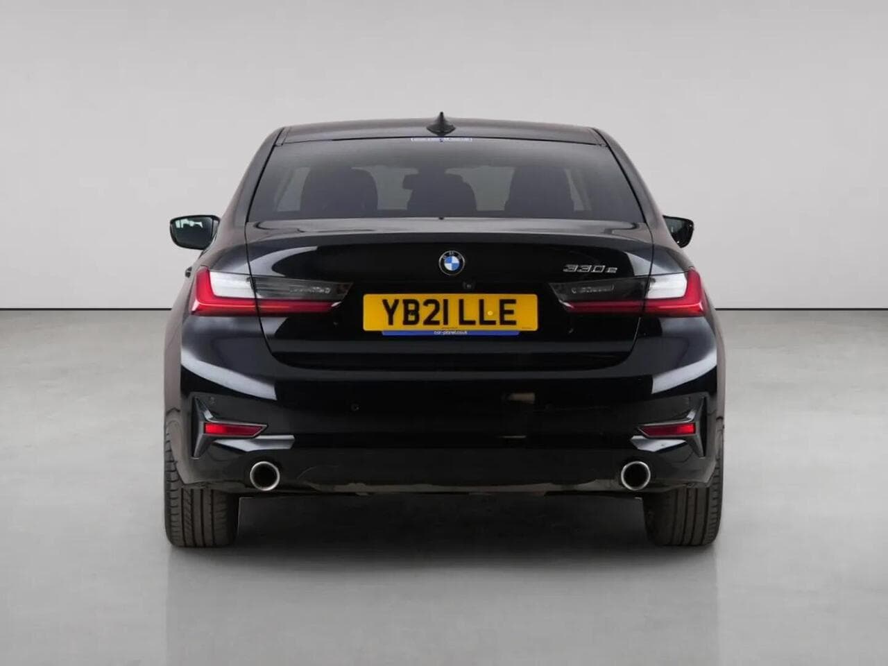 BMW 3 Series thumbnail Rear