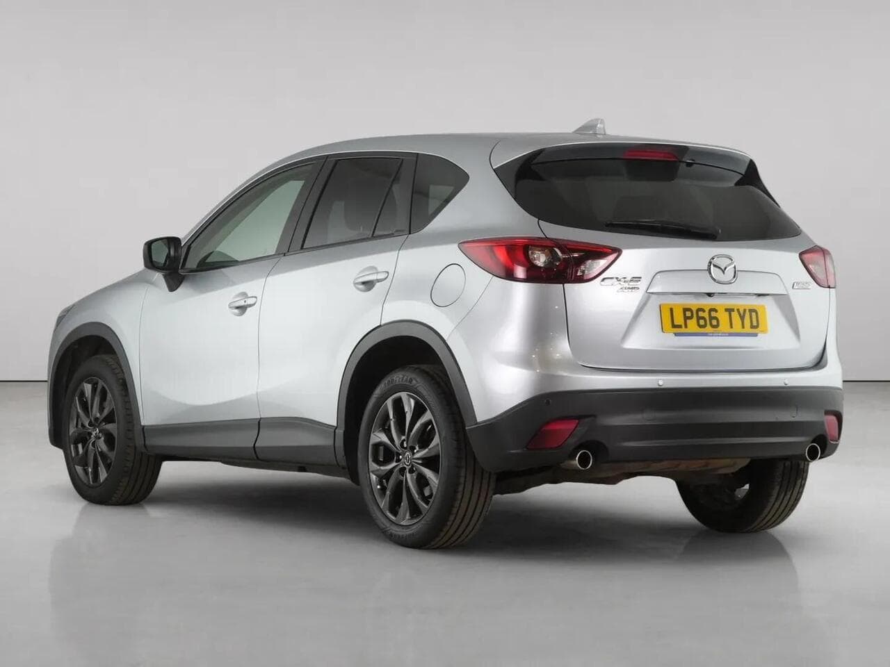 Mazda CX-5 thumbnail Rear Left