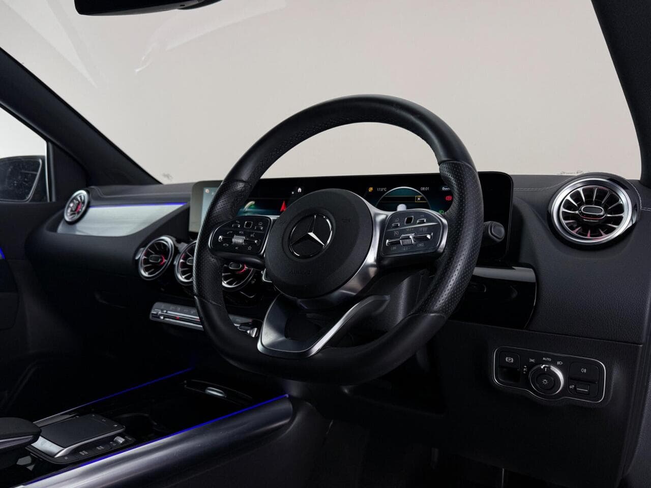 Mercedes-Benz B Class thumbnail Interior Front