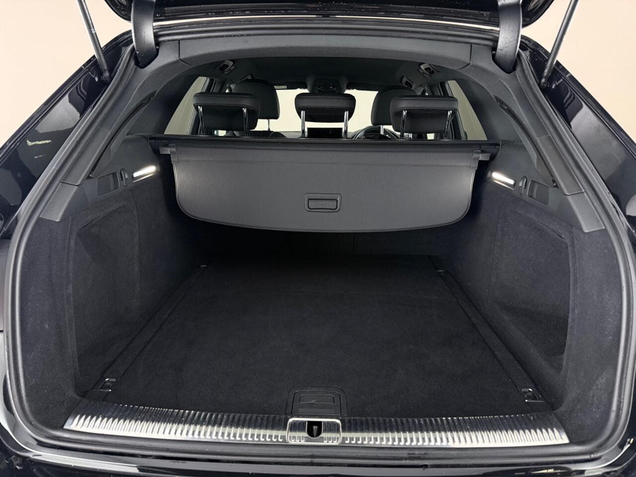 Audi A4 Avant thumbnail Boot