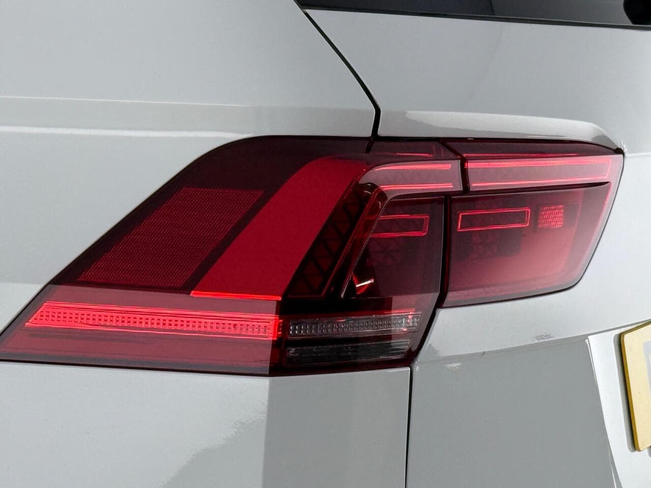 Volkswagen Tiguan thumbnail Lights Rear