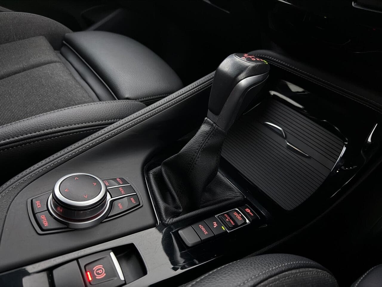 BMW X1 thumbnail Interior Front