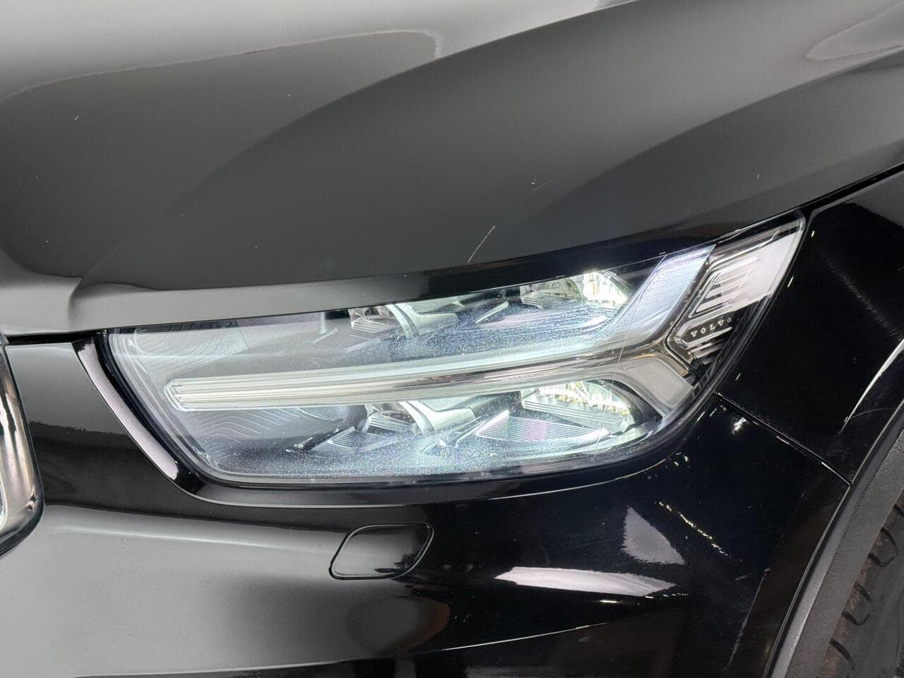 Volvo XC40 thumbnail Lights Front