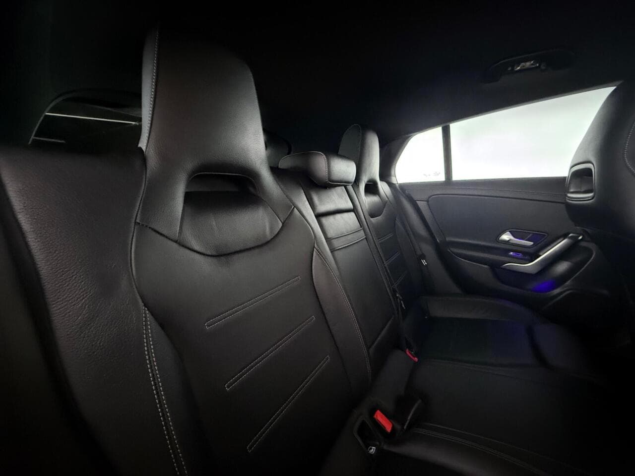 Mercedes-Benz CLA thumbnail Seats Rear