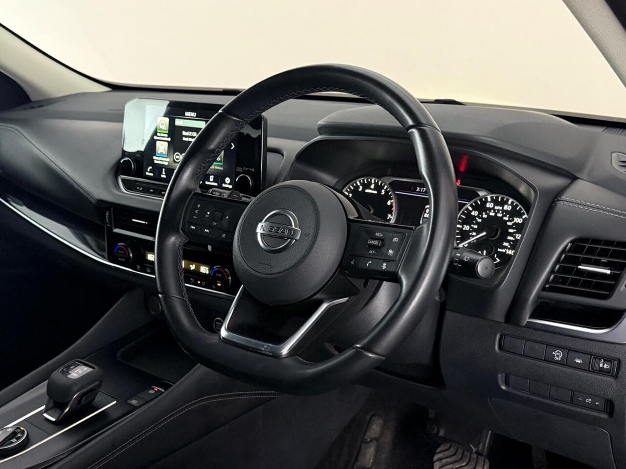 Nissan Qashqai thumbnail Steering Wheel