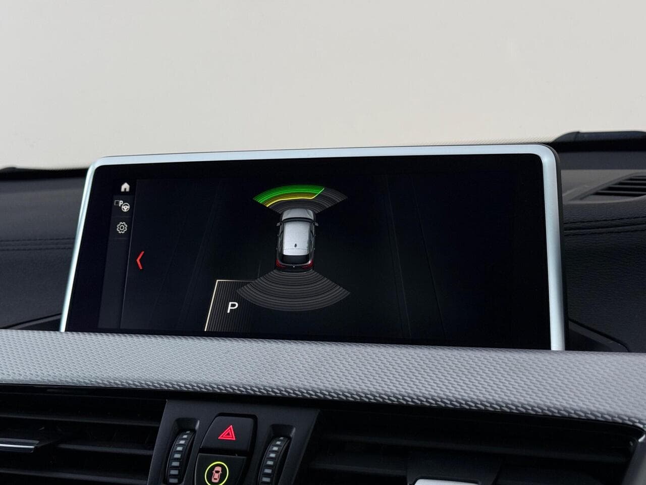 BMW X1 thumbnail Infotainment System
