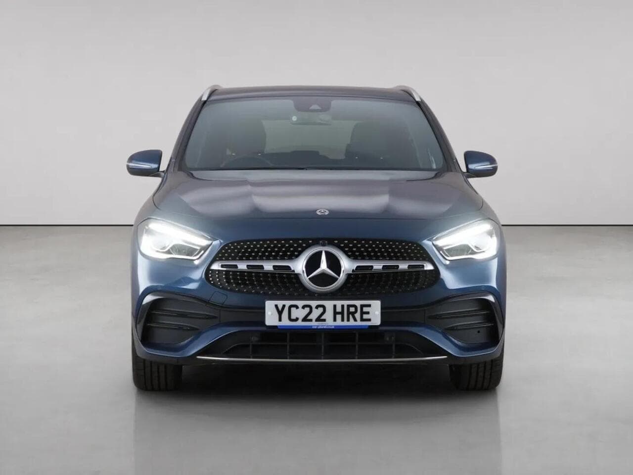 Mercedes-Benz GLA thumbnail Front