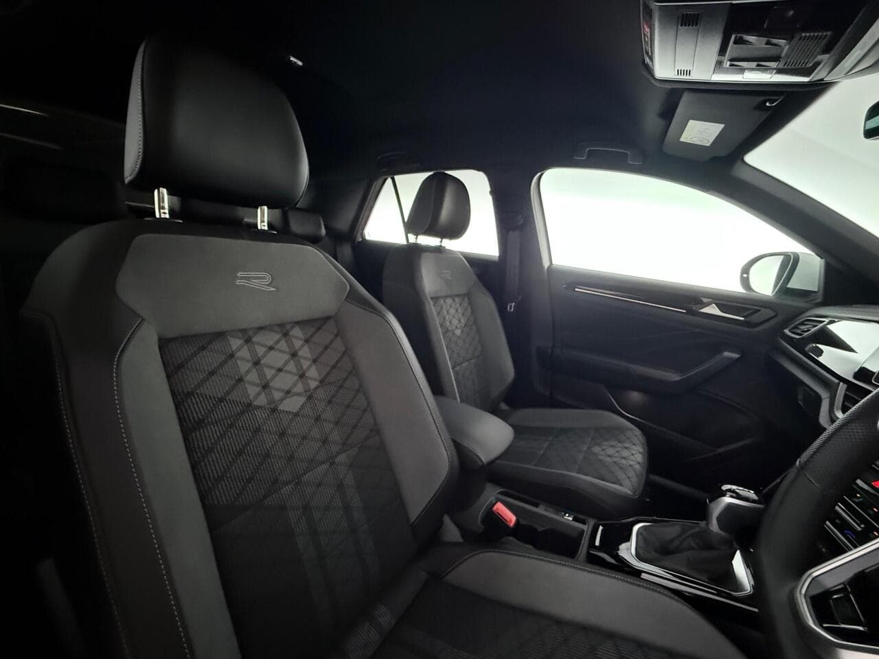 Volkswagen T-Roc thumbnail Seat Driver