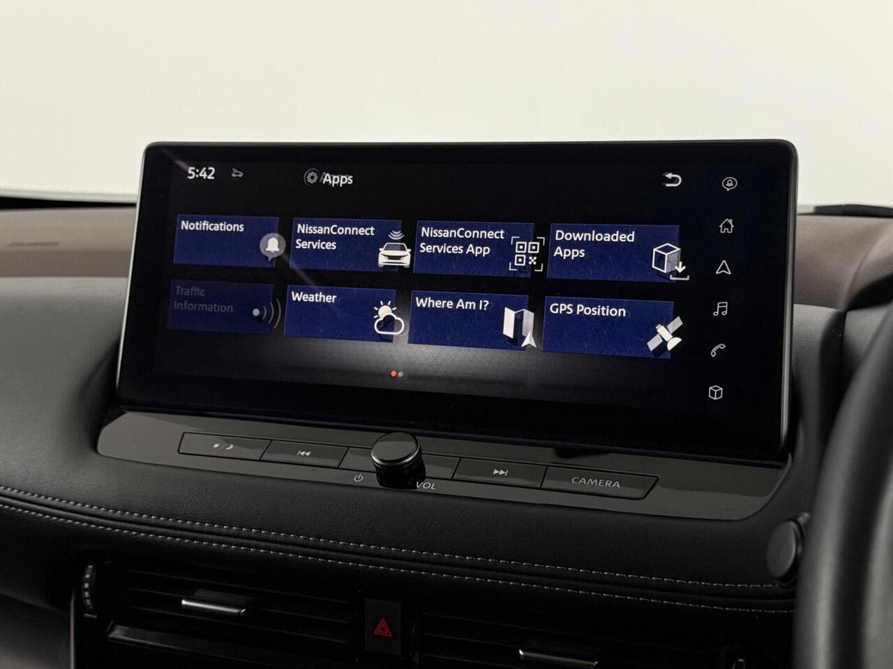 Nissan X-Trail thumbnail Infotainment System