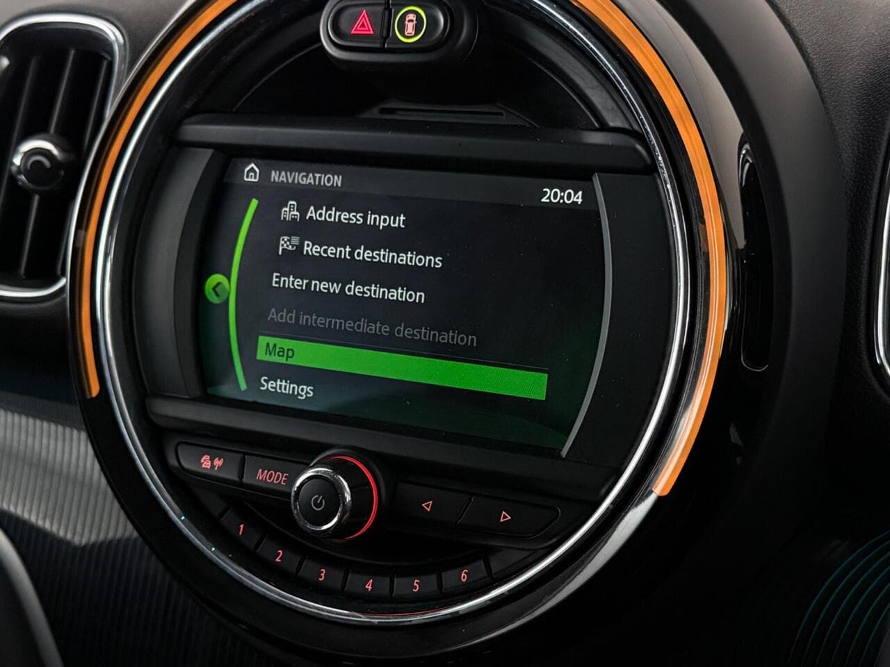MINI Countryman thumbnail Infotainment System