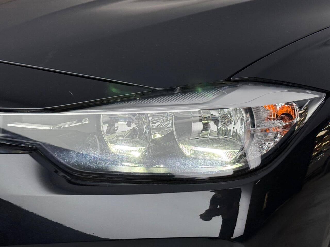 BMW 3 Series thumbnail Lights Front