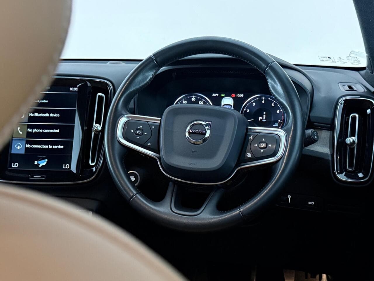 Volvo XC40 thumbnail Steering Wheel