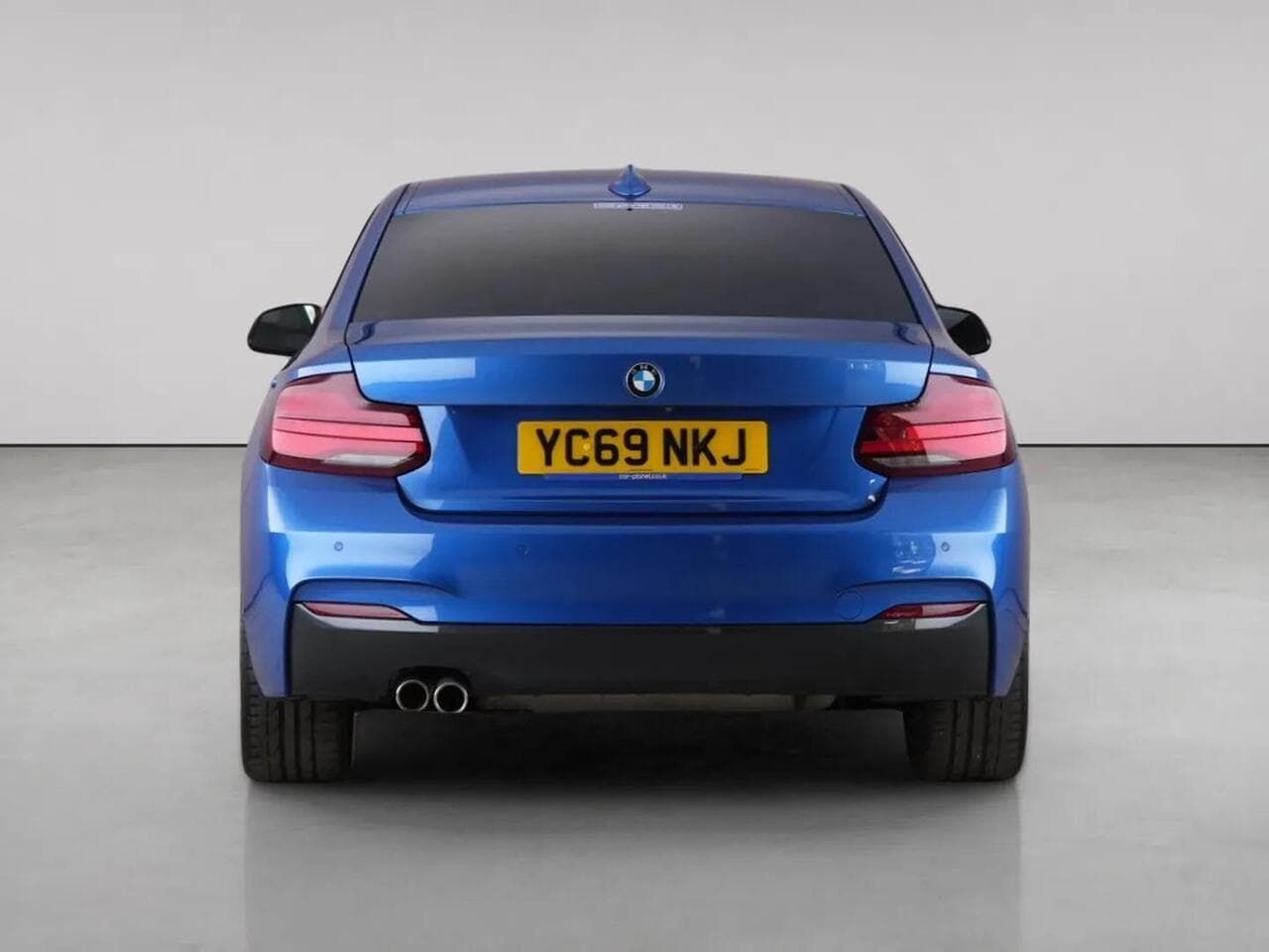 BMW 2 Series thumbnail Rear