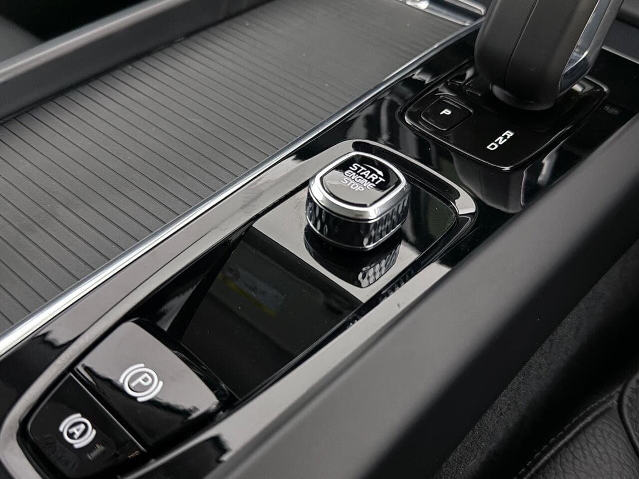 Volvo XC60 thumbnail Misc Controls