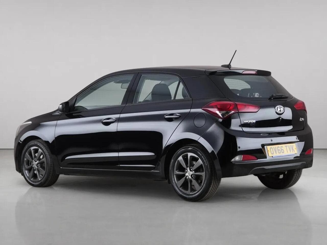 Hyundai i20 thumbnail Rear Left