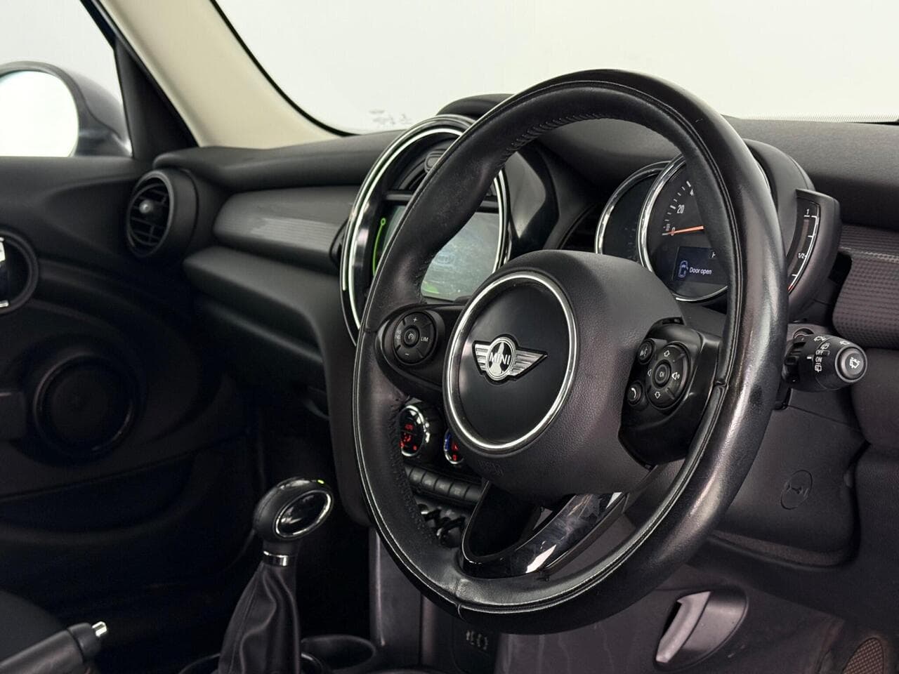 MINI Hatch thumbnail Interior Front